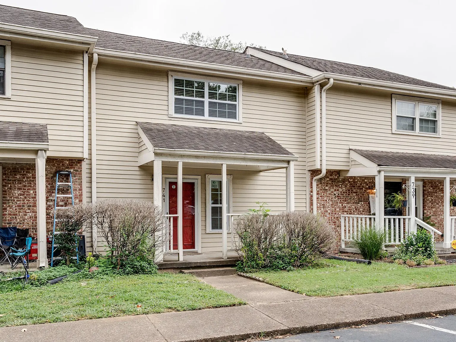2 bed, 2.5 bath, 1276 sqft, $1,700 — Photo 2