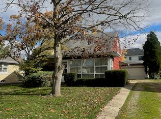 835 S Colfax Ave, Elmhurst, IL 60126