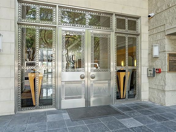 3rd image of 3030 Post Oak Blvd Unit 302