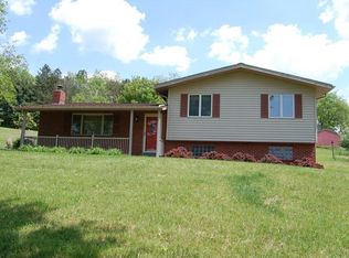 171 Countryside Ln, Derry, PA 15627