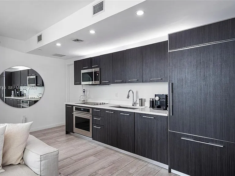 45 SW 9th St #1508 — Photo 13