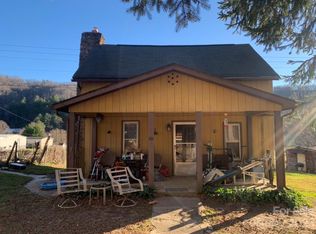 923 Old Fort Rd, Fairview, NC 28730