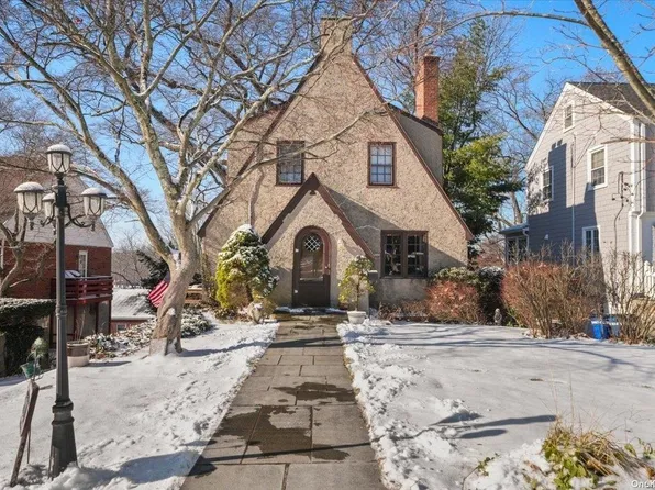 211 Park Drive, Eastchester, NY 10709