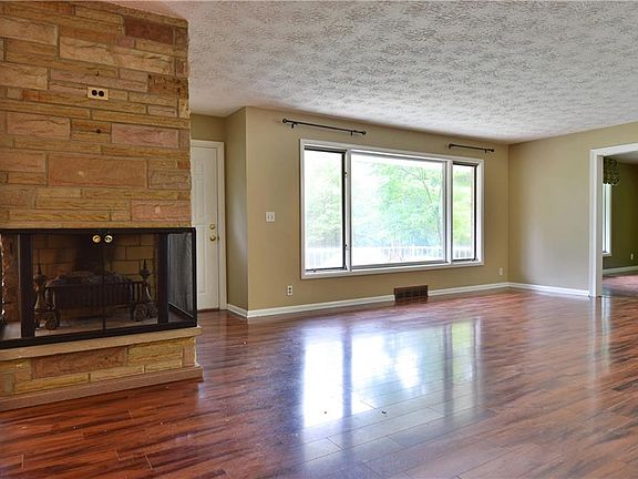 5th image of 2881 Grandview Blvd