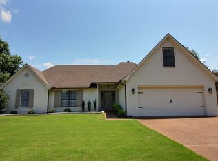 1346 Grey Wolf Dr, Collierville, TN 38017