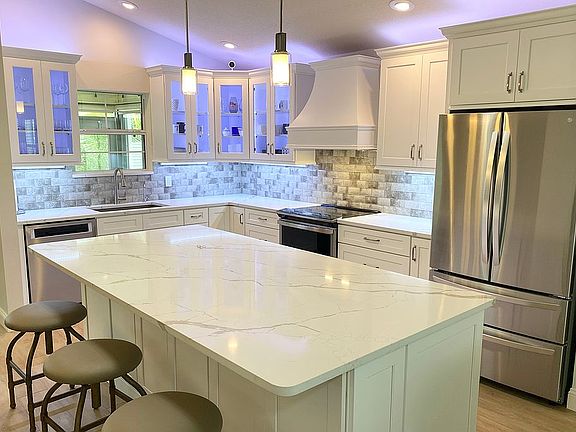 5th image of 2388 Carriage Hill Way