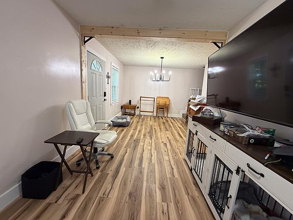 4th image of 285 Von Linger Ln