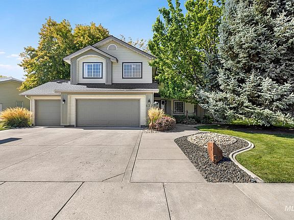 2nd image of 533 Cypress Way