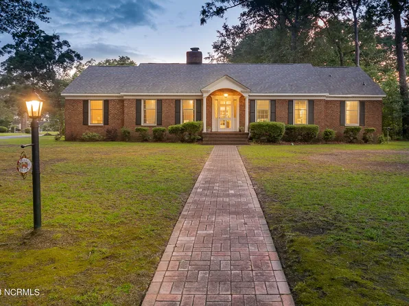 2100 Saint George Place, Kinston, NC 28504