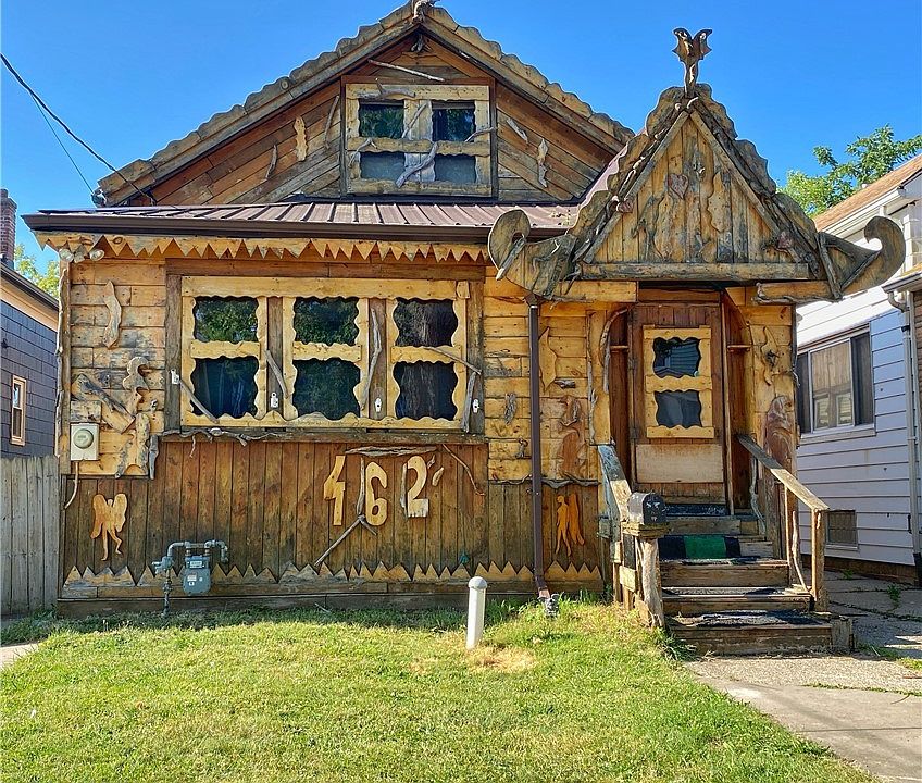 1st image of 462 Hewitt Ave