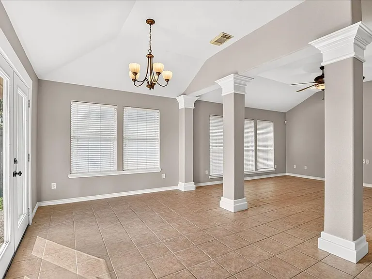 5114 Spring Brook Dr — Photo 18