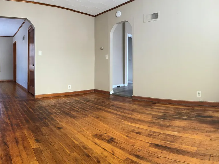 306 Commercial St — Photo 5