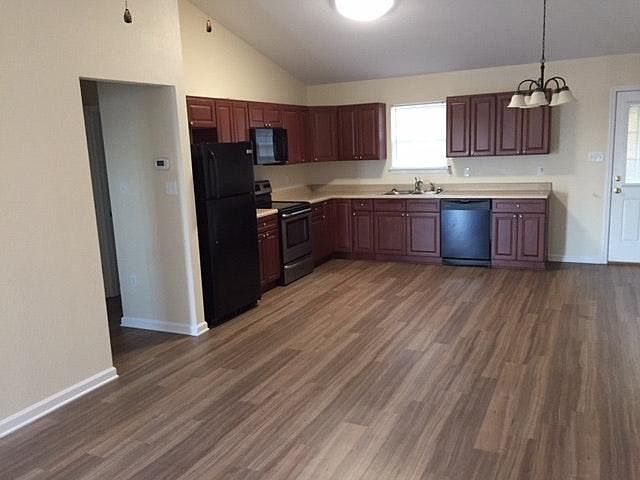 2nd image of 112 Dove Hill Cir