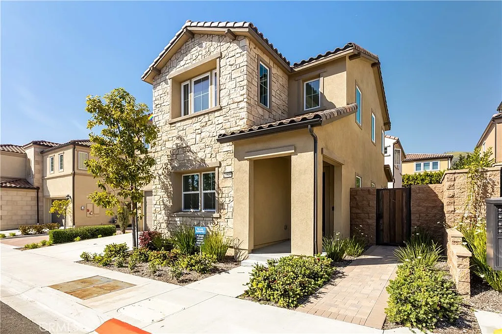 Building Photo - 20825 W Acorn Cir