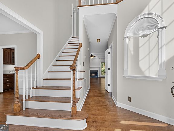 2nd image of 21 Saddlebrook Dr SE