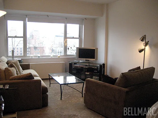 Rented by Bellmarc Realty | media 8