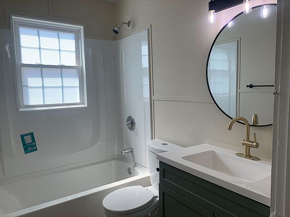 Newly Renovated Full Bath