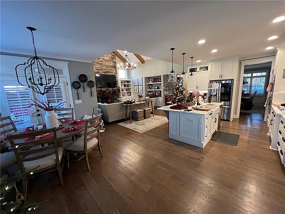 2nd image of 6332 Granbury Walk