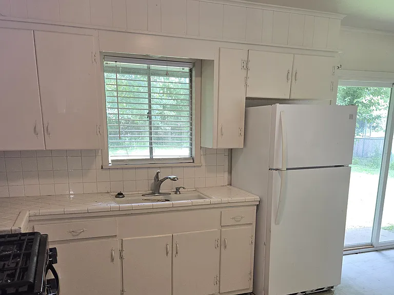 3412 Sandra Dr — Photo 5
