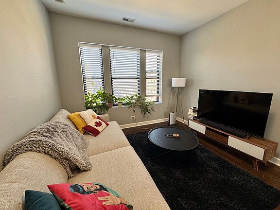 2nd image of 1553 W Olive Ave APT 3W
