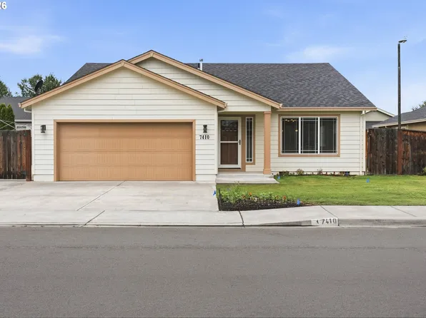 7410 Desert View Dr, White City, OR 97503