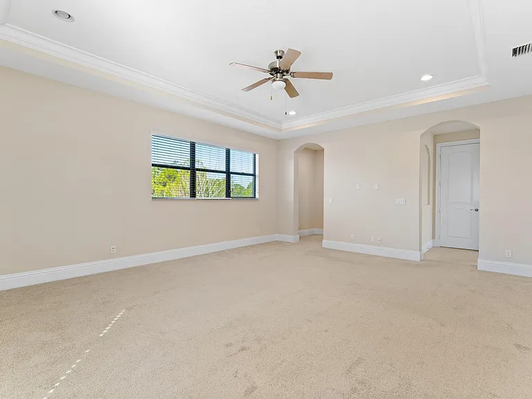 259 SE Calmo Cir — Photo 40
