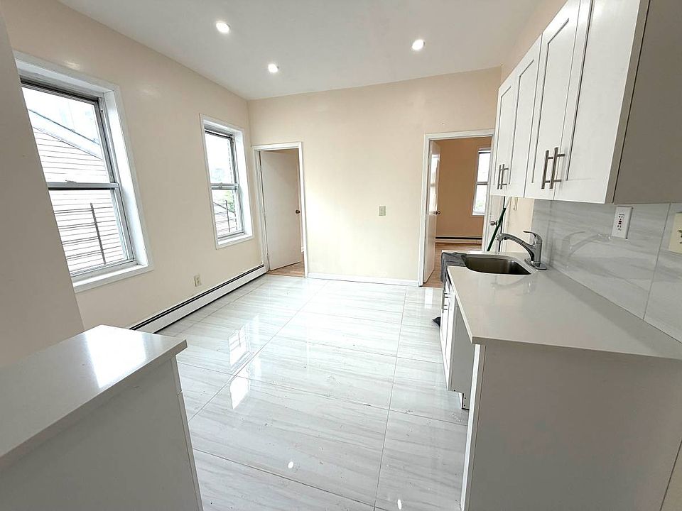 1st image of 106-25 160th St #Top