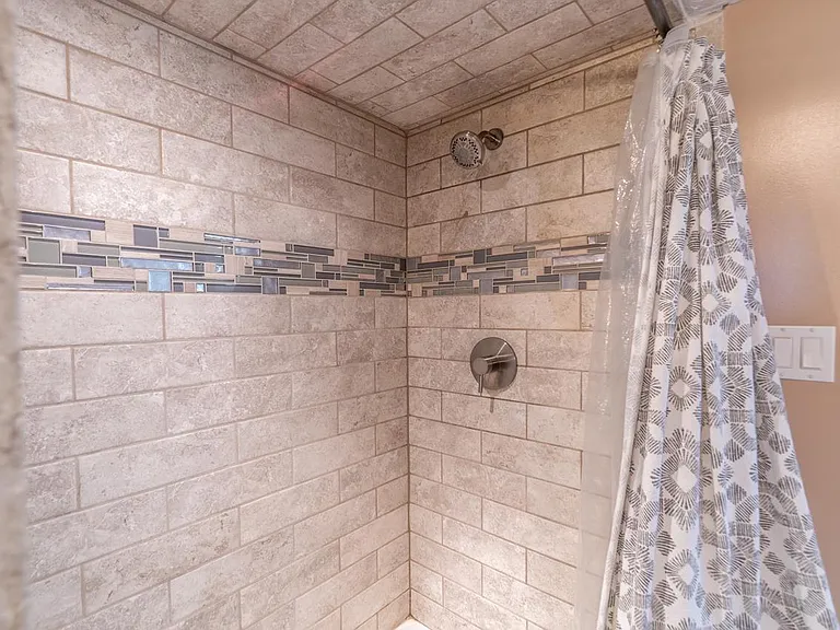 5616 S 139th St — Photo 26