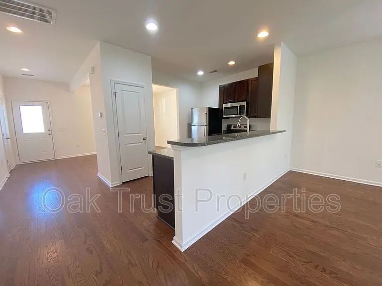 9139 Parlor Dr — Photo 5