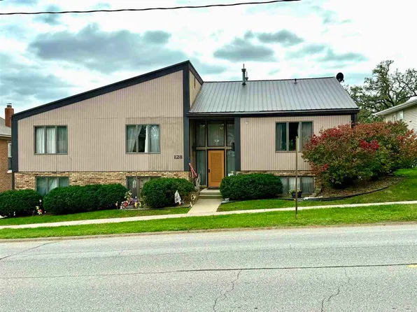 128 W Main St, West Branch, IA 52358