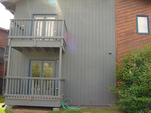 3rd image of 1028 Dogwood St