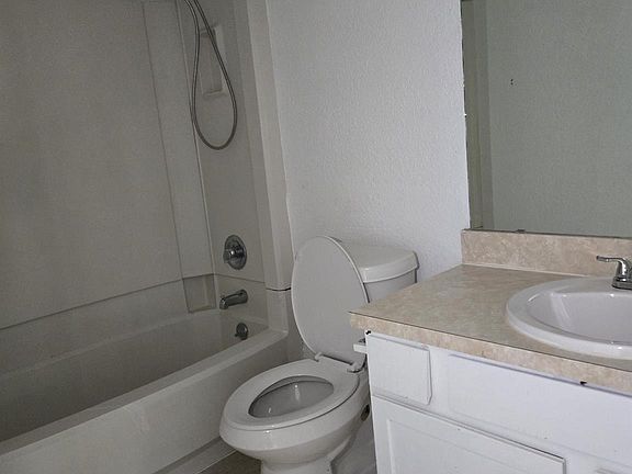 5th image of 990 Shady Brook Dr Suite B