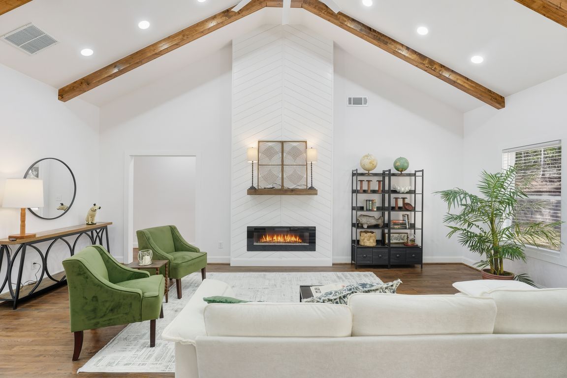 next background image