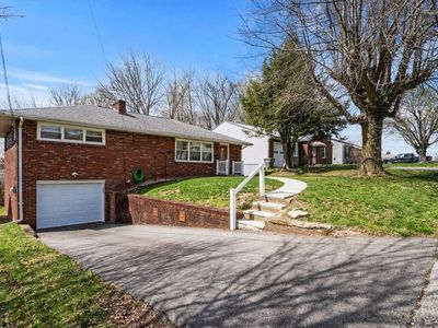 900 Aetna Dr, Ellwood City, PA, 16117