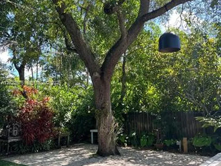 6851 SW 77th Ter — Photo 35