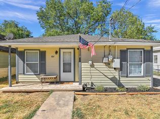 807 Lawrence St, Gainesville, TX 76240
