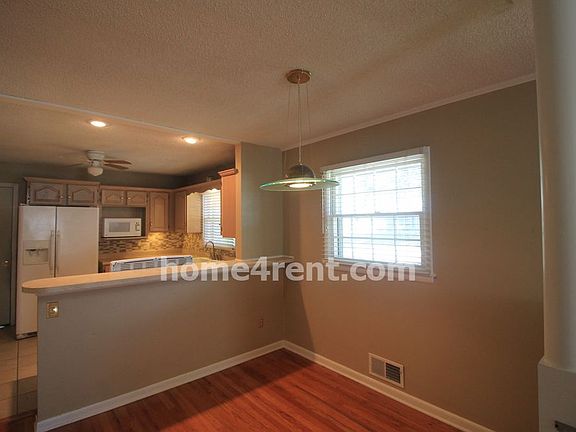 5th image of 7609 W 96th St
