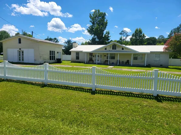 147 Ward St, Ray City, GA 31645