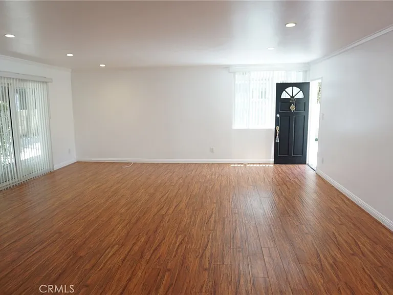 4610 Densmore Ave #20 — Photo 7