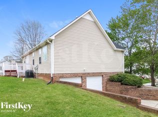 422 Twin Valley Dr, Clemmons, NC 27012