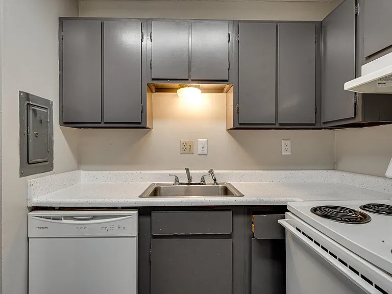 East Ridge Flats and Townhomes — Photo 27
