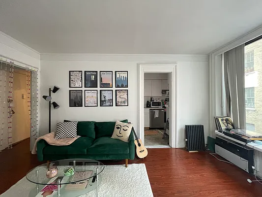 Rented by Green Line Realty | media 7