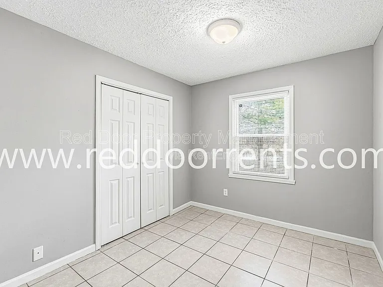 517 Gibbs St — Photo 17