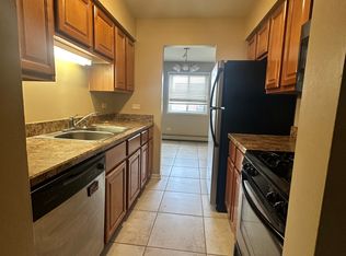 5720 128th St #2, Crestwood, IL 60418