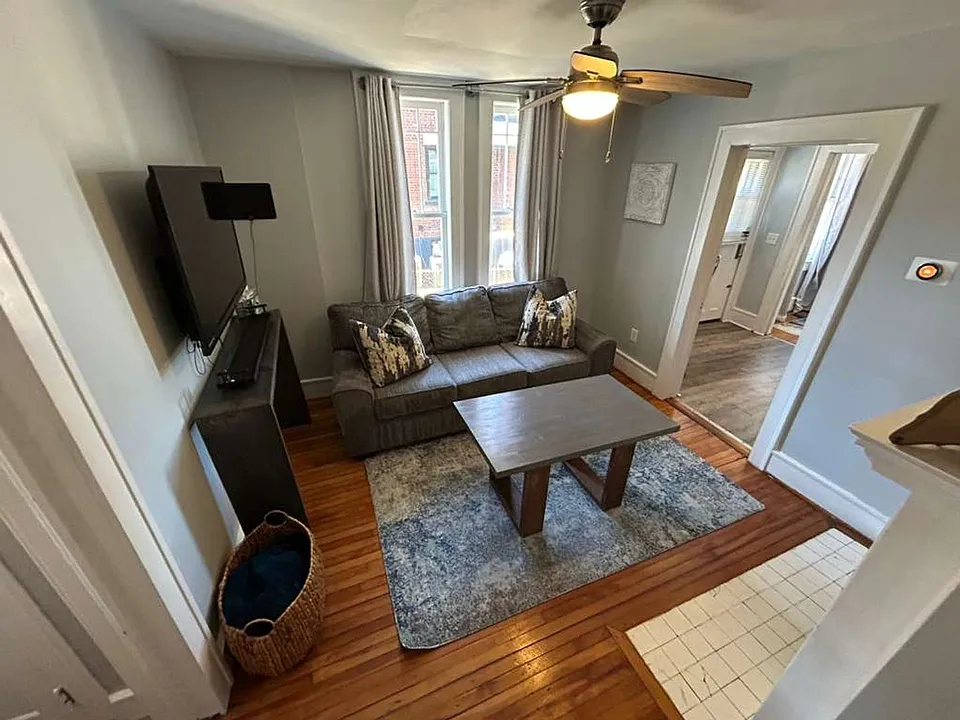 22 W Earle St