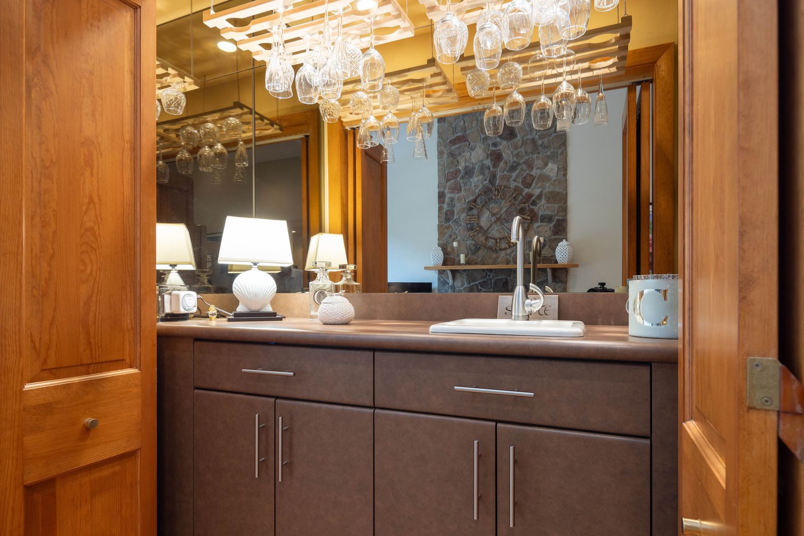  Wet Bar