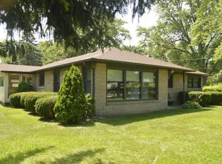 633 E Rawson Ave, Oak Creek, WI 53154