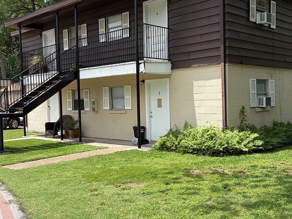 1st image of 2603 Lily St APT 4