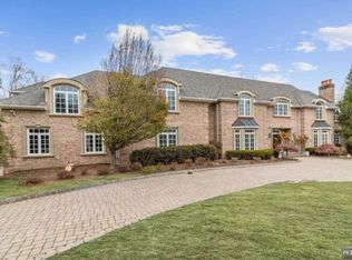 6 Finn Ct, Mahwah, NJ 07430