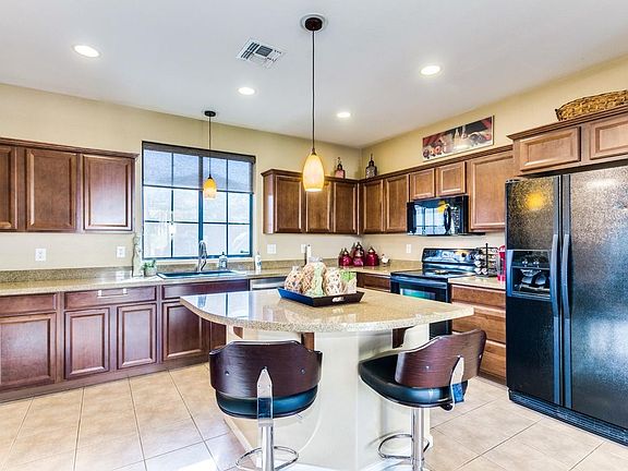 3rd image of 2320 W Dusty Wren Dr